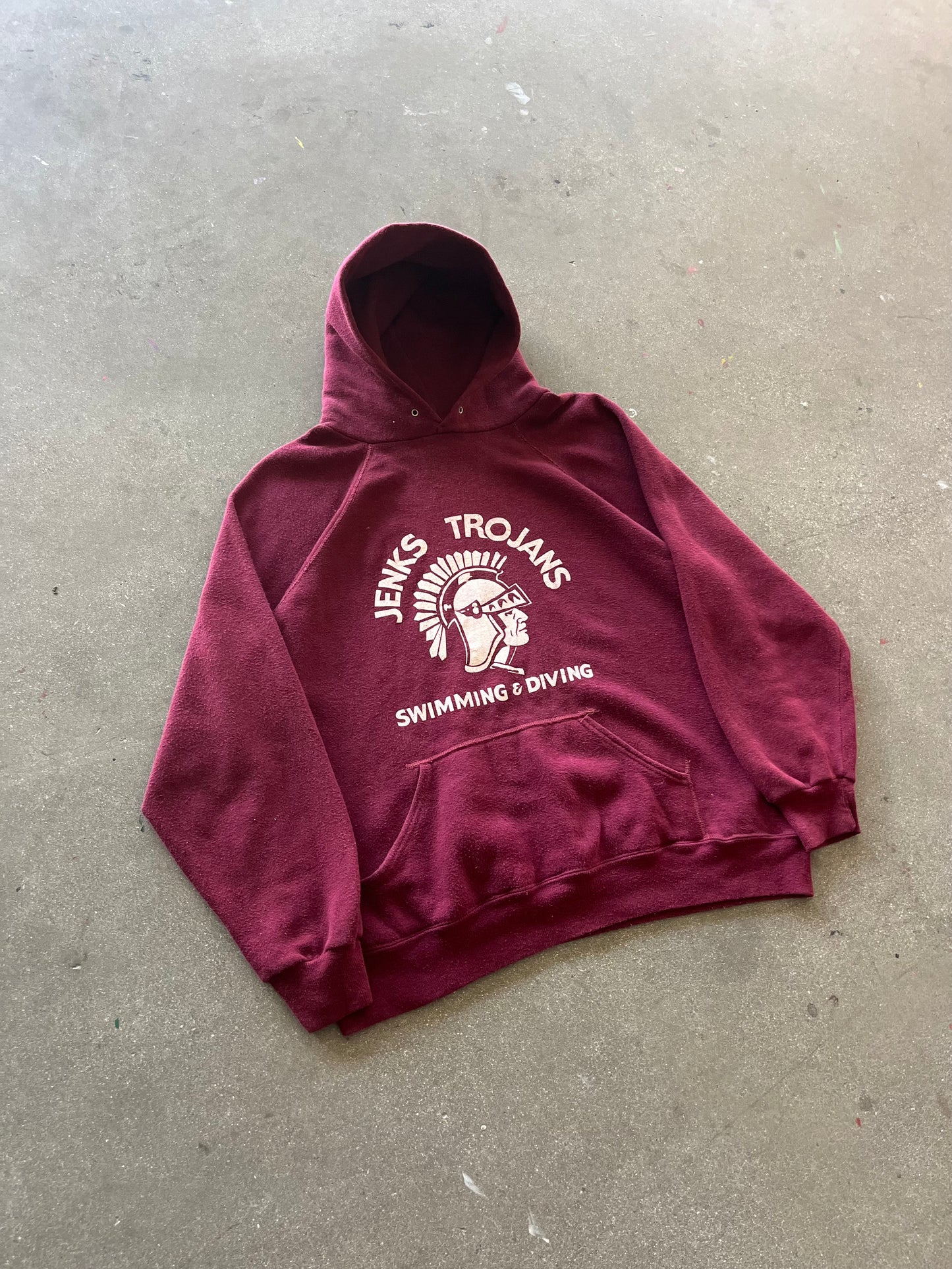 80’S MAROON “TROJANS SWIMMING & DIVING” RAGLAN HOODIE - BOXY M/L