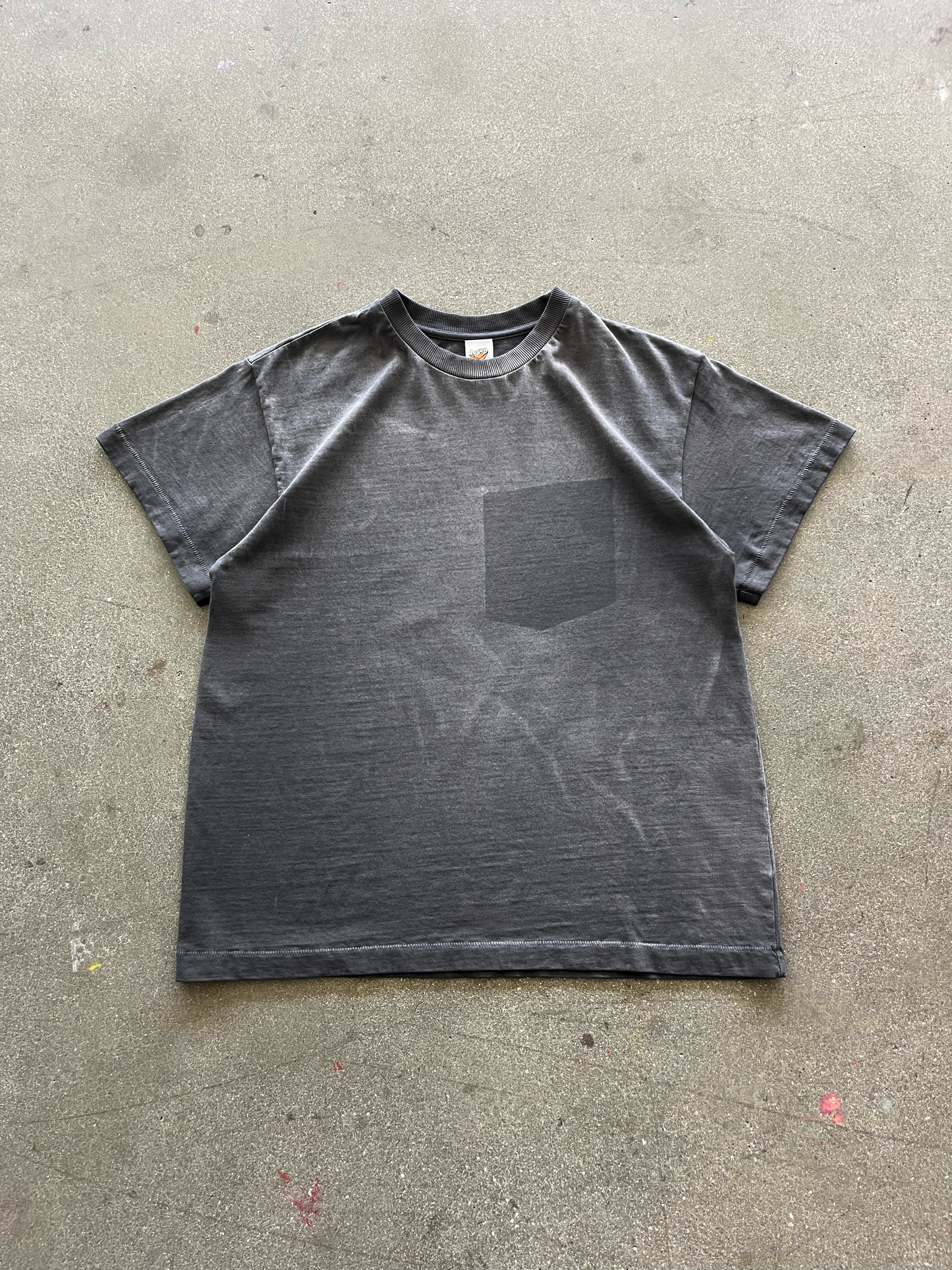 CHARCOAL GHOST POCKET TEE