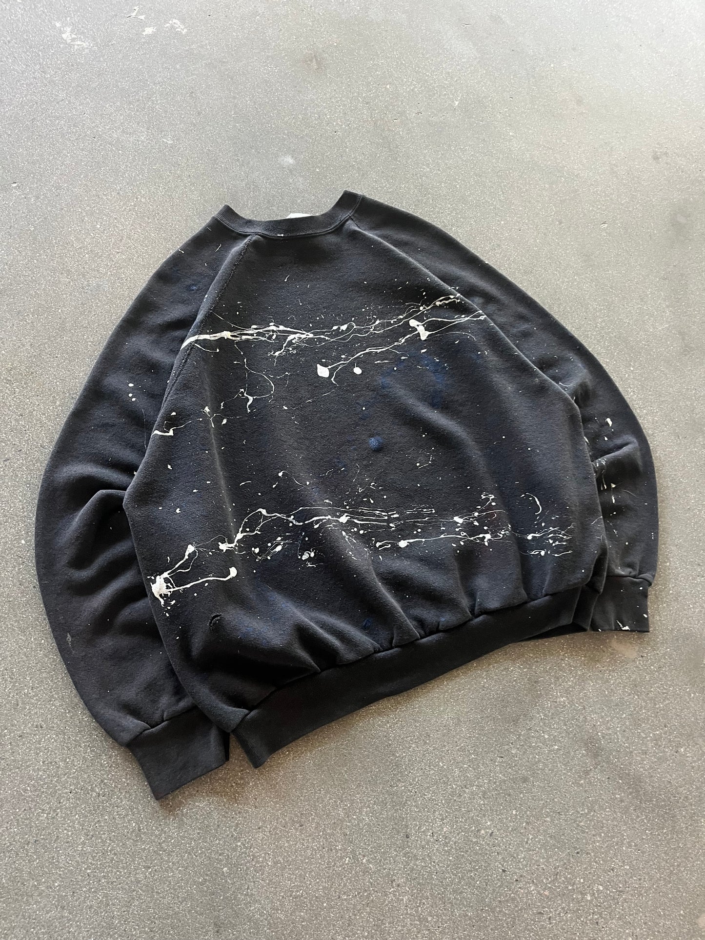 80’S BLACK RAGLAN PAINT SPLATTERED CREWNECK - BOXY L