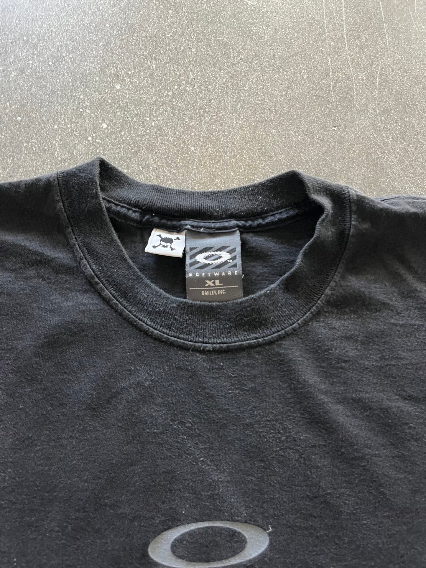 2000’S OAKLEY CENTER LOGO TEE - XL