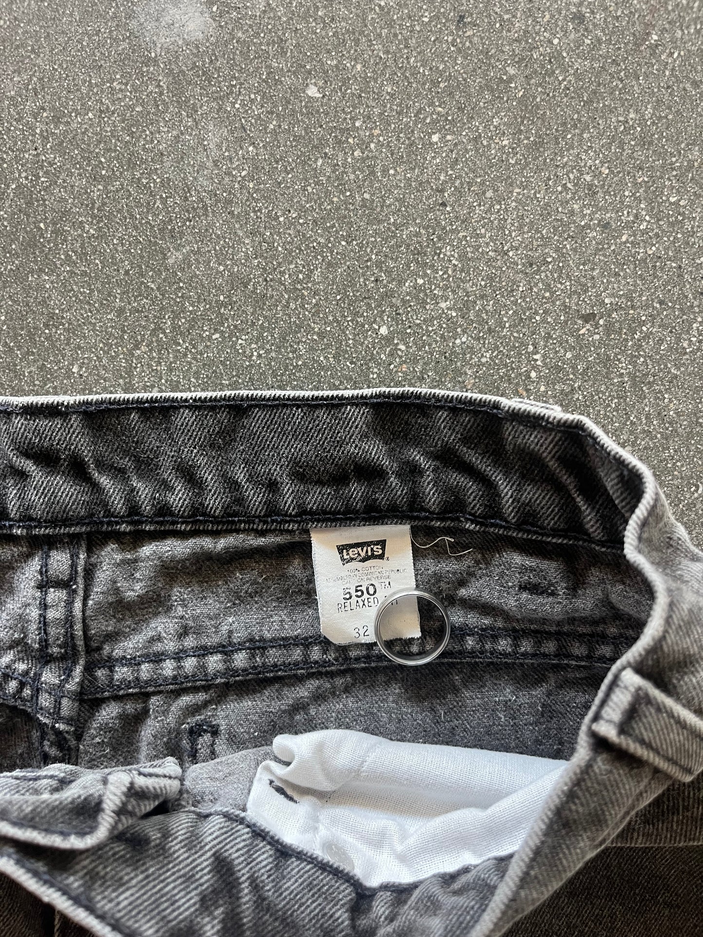 90’S FADED ORANGE TAB LEVI’S 550 JORTS - 32