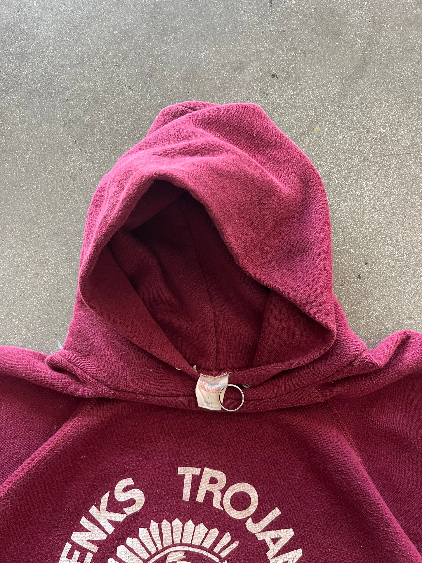 80’S MAROON “TROJANS SWIMMING & DIVING” RAGLAN HOODIE - BOXY M/L