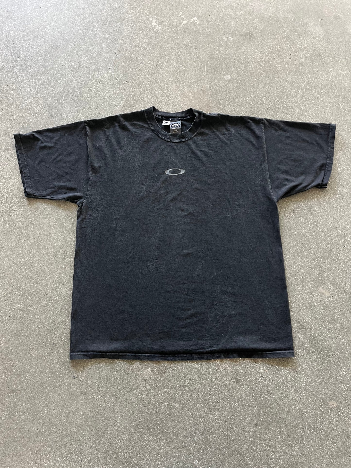 2000’S OAKLEY CENTER LOGO TEE - XL