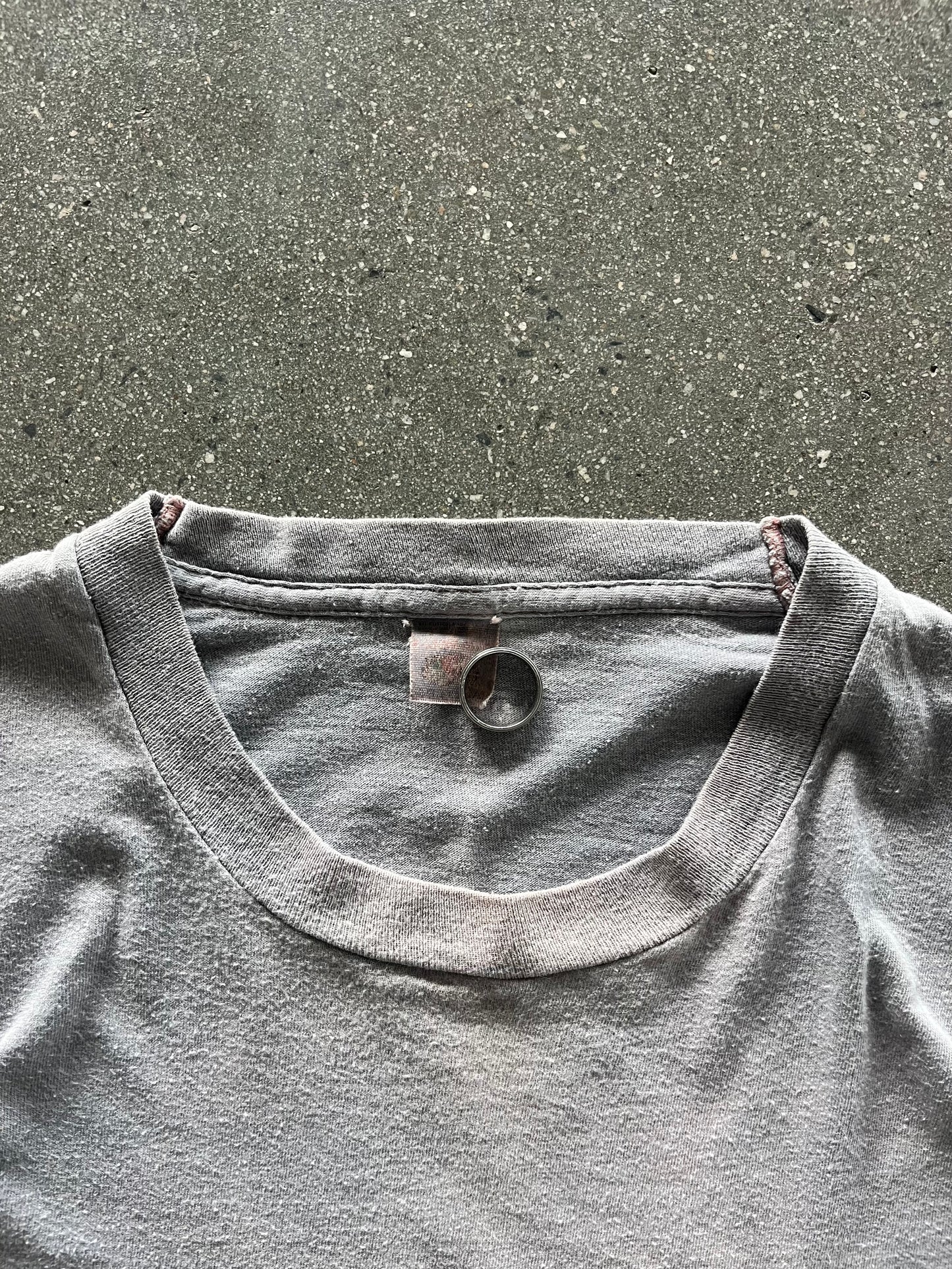 90’S CHARCOAL SUNFADED BLANK TEE - L