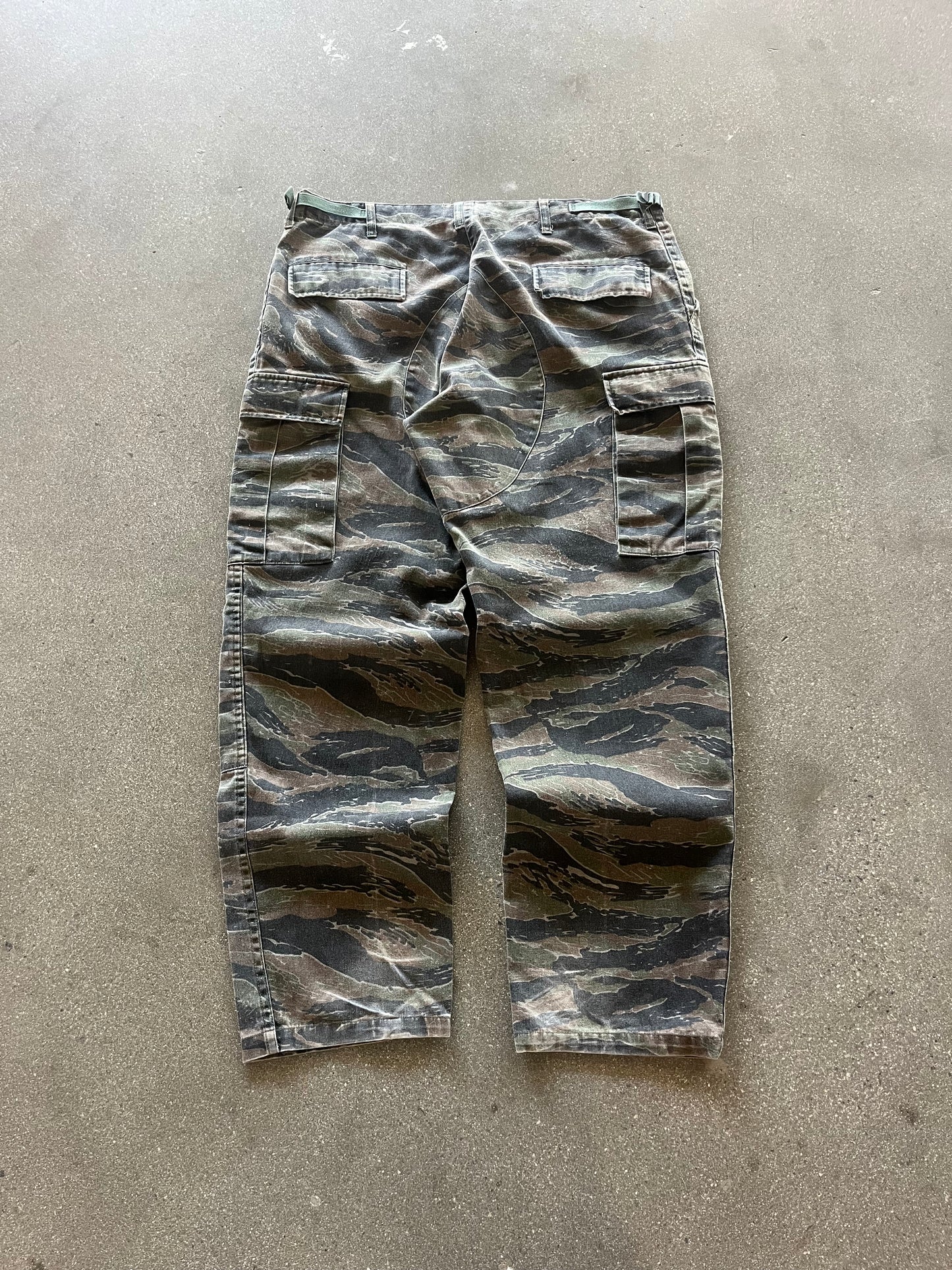 80’S ARMY TIGER STRIPED CAMO CARGOS - L