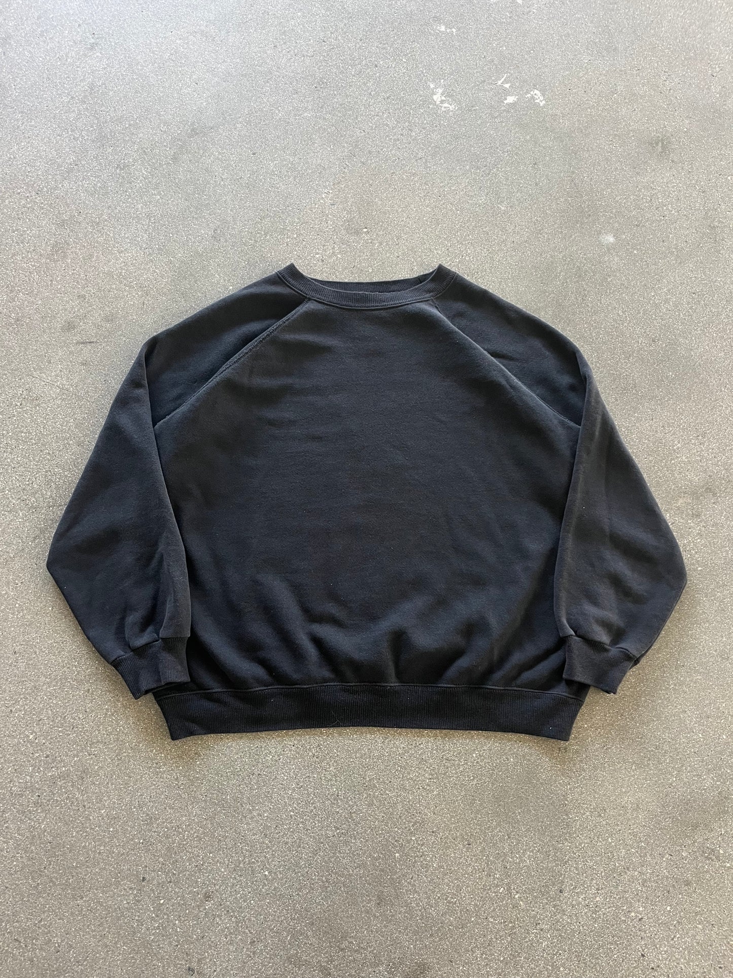 80’S BLACK BLANK RAGLAN CREWNECK - BOXY L