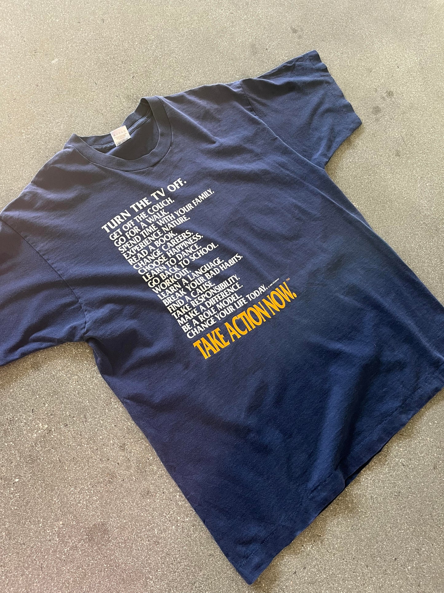 90'S "TAKE ACTION NOW" TEE - L/XL